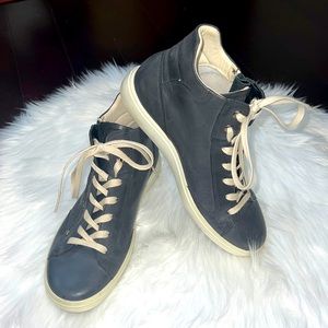 Ecco black leather high-tops